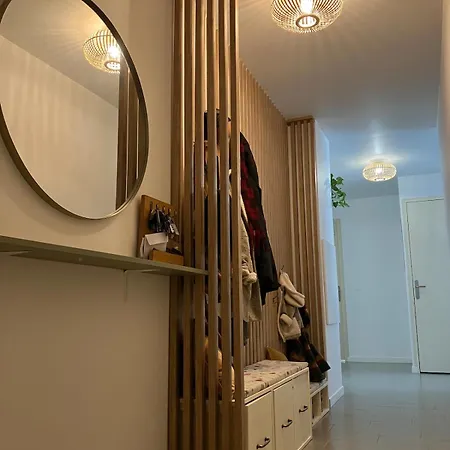 Familial T4 Apartment